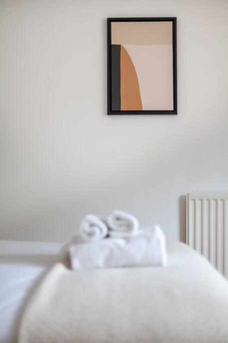 Stylish 3-bed Near Camden Town & King's Cross * Лондон