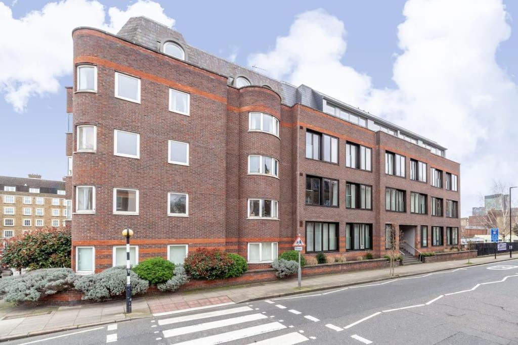 Apartment Stylish 3-bed Near Camden Town & King's Cross London