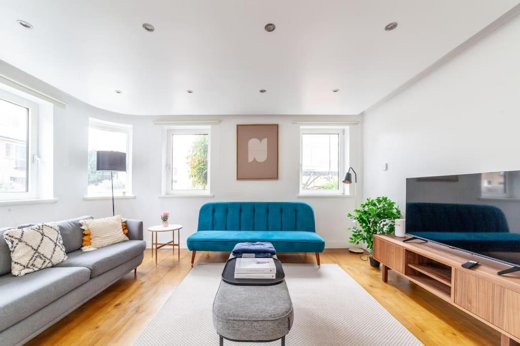Apartment Stylish 3-bed Near Camden Town & King's Cross *