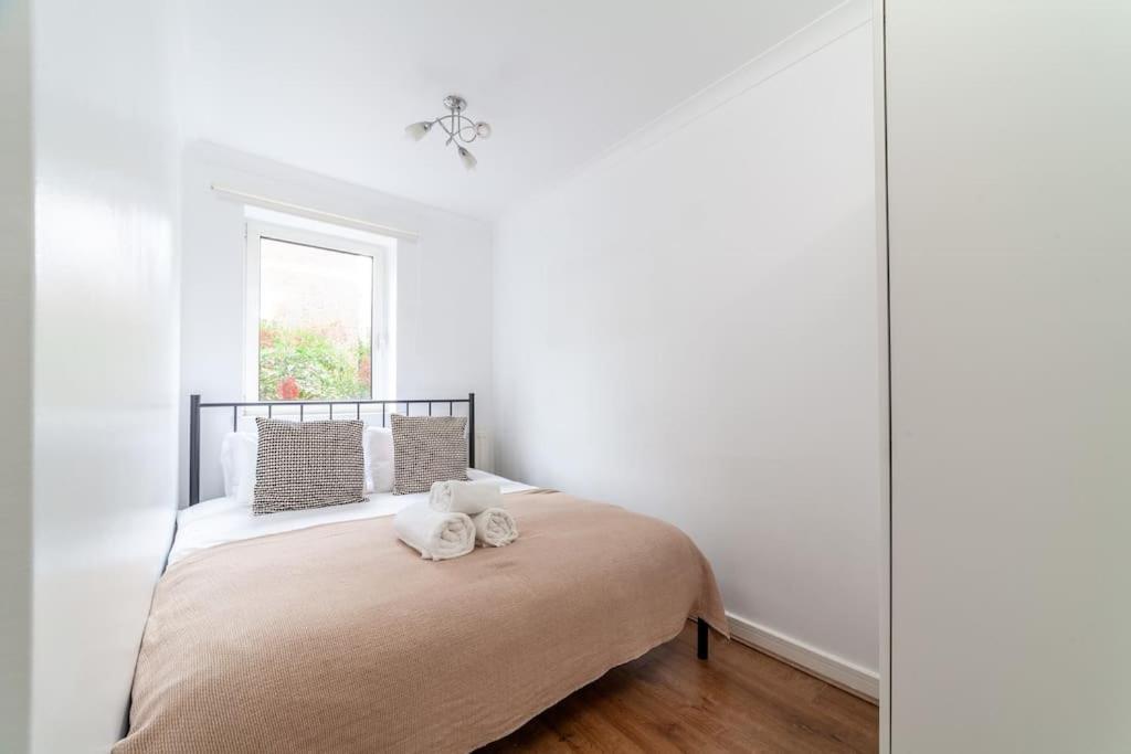 Stylish 3-bed Near Camden Town & King's Cross * London