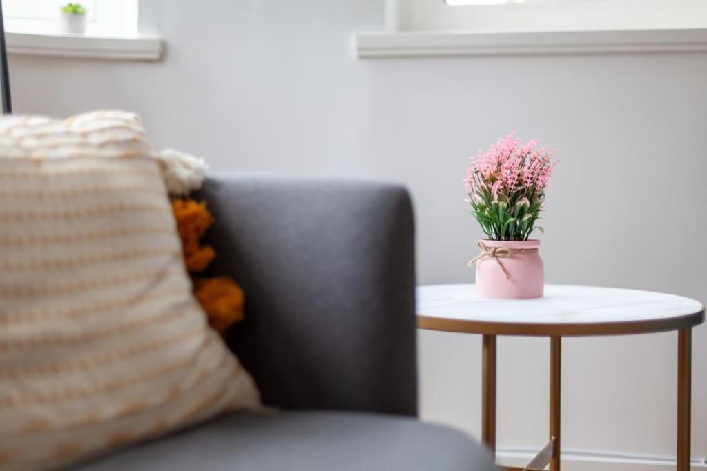 Апартаменты Stylish 3-bed Near Camden Town & King's Cross