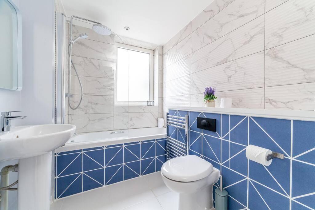 Stylish 3-bed Near Camden Town & King's Cross Apartment