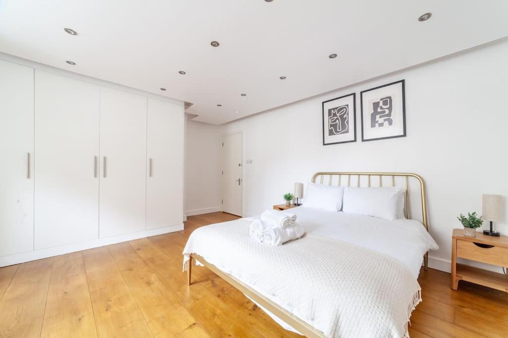 Apartment Stylish 3-bed Near Camden Town & King's Cross
