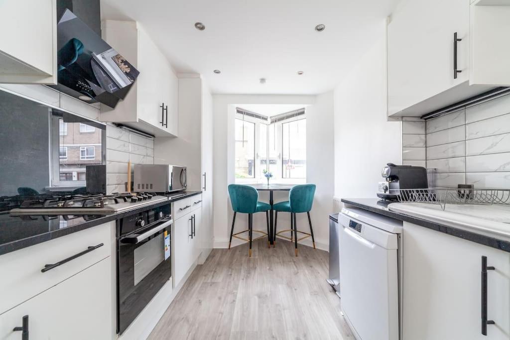 Апартаменты Stylish 3-bed Near Camden Town & King's Cross *